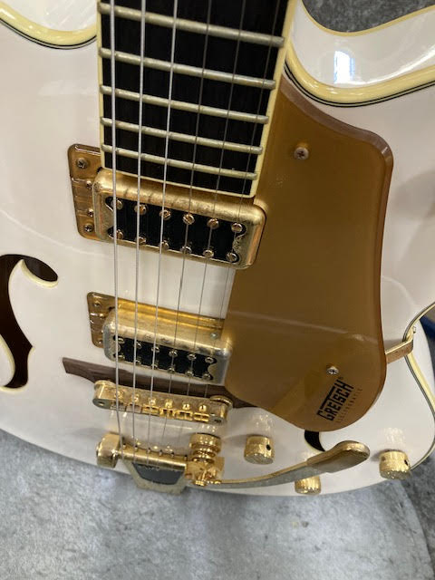 Gretsch G5422T6 White Electric Guitar in Hiscox Hardcase