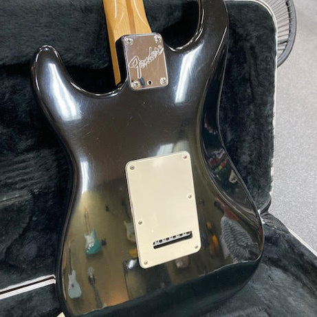 Fender Strat Plus electric guitar - 1 owner Black w/ case