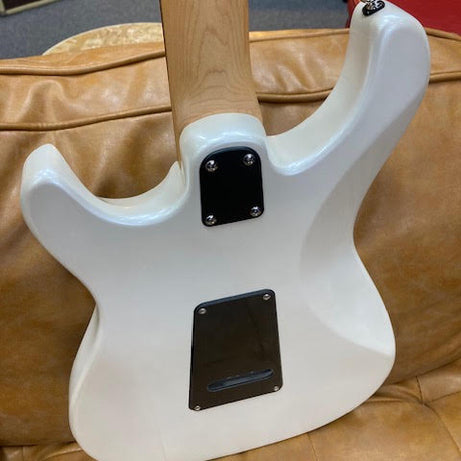 PRS SE NF3 Pearl White w/ gigbag (preowned excellent cond)