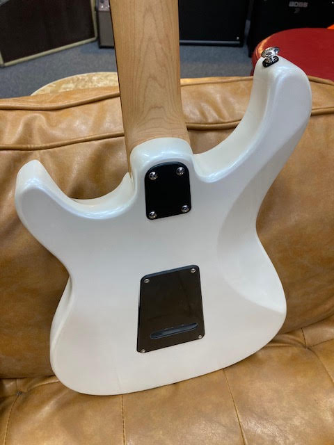PRS SE NF3 Pearl White w/ gigbag (preowned excellent cond)