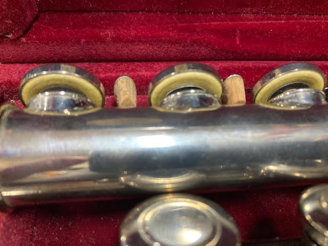 Jupiter Flute SFL511E w / case (preowned)