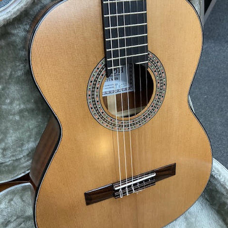 Katon MCG35/C 3/4 guitar w/ hardcase (preowned)