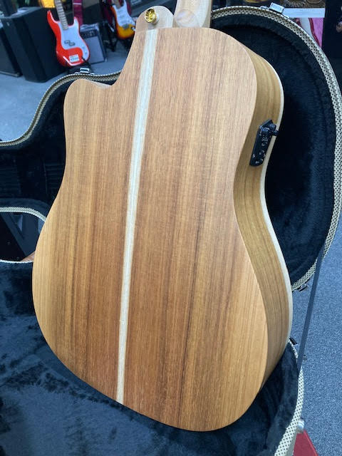 Cole Clark FL2 Redwood/ Blackwood acoustic/electric guitar (preowned - immaculate)