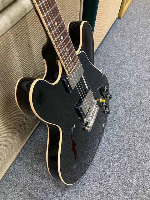 Gibson ES335 Ebony w/ case 2008
