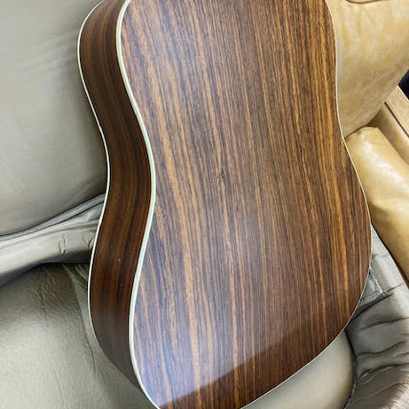 Taylor 210 acoustic guitar w/ Taylor bag (preowned)