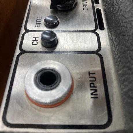 Tech 21 Trademark 60 guitar amplifier (preowned) w/ footswitch