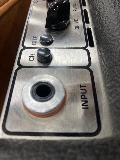 Tech 21 Trademark 60 guitar amplifier (preowned) w/ footswitch