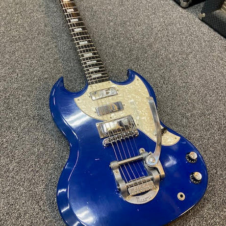 1999 USA Gibson SG Deluxe (Three Mini Humbucker) – Super Rare Blue Ice (pre-owned – in very good condition)