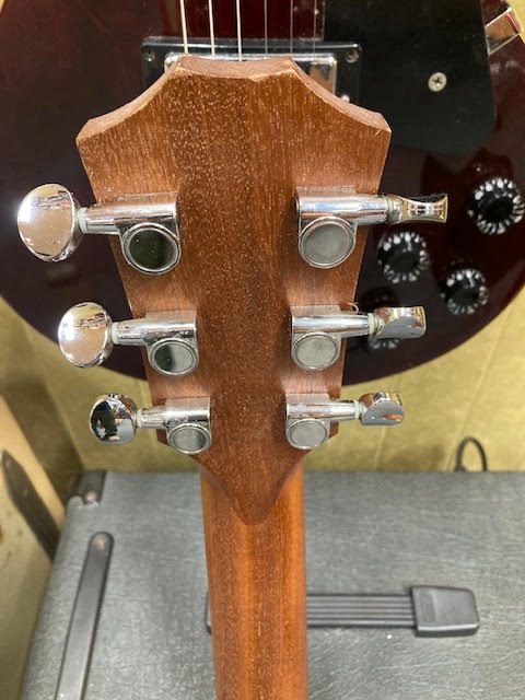 Preowned Taylor GS Mini w/ deluxe gigbag