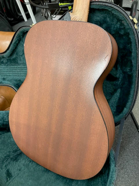 Martin OM-1 acoustic/electric guitar w/case (preowned)