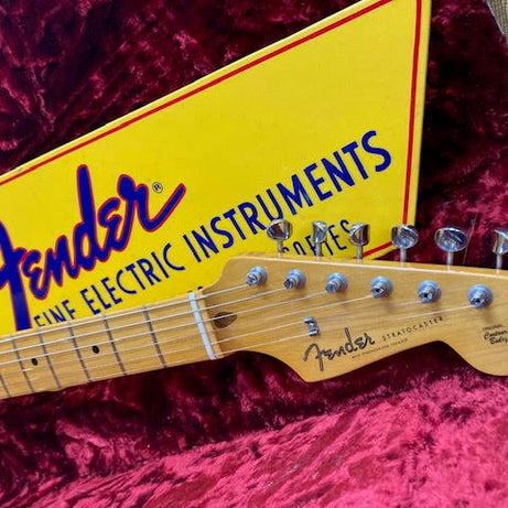 Fender Stratocaster Vintage II 1957RI w/case (preowned)