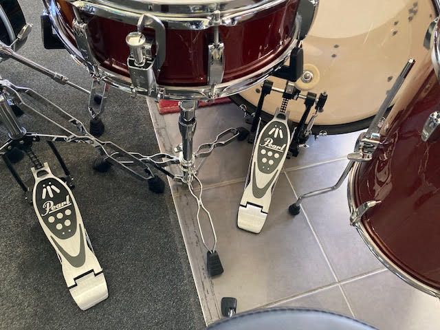 Pearl Roadshow 5 piece drum kit package