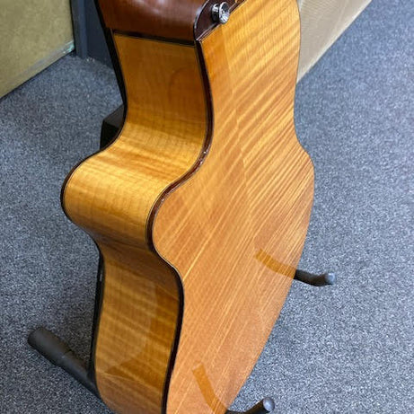 Yamaha NTX900FM Classical Acoustic-Electric Guitar w/Flamed Maple Back (preowned)