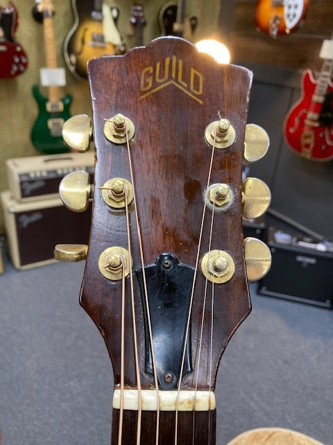 Guild D35 1976 vintage acoustic electric w / case