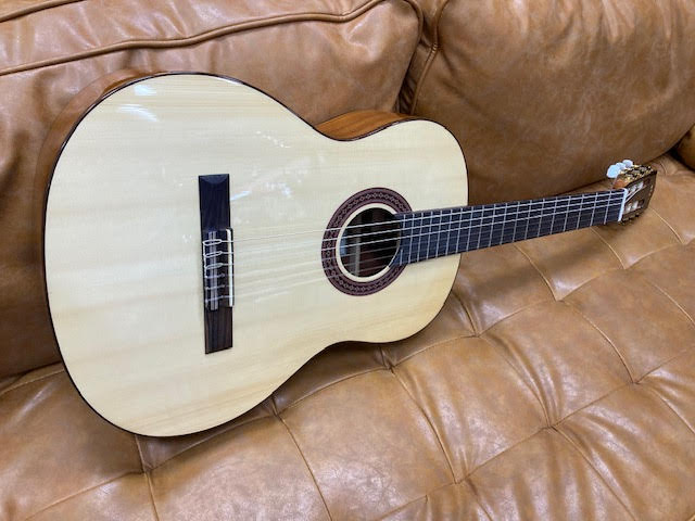 Cordoba C5 spruce top w/deluxe bag