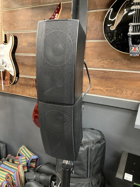 Powerwerks PWRPA2 2000 Watt Two-Piece Line Array - Floor Model