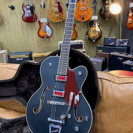 G5410T Gretsch Electromatic “Rat Rod” Hollow Body Single-Cut, Bigsby, Rosewood Fingerboard, Matte Black (preowned) w/ hardcase