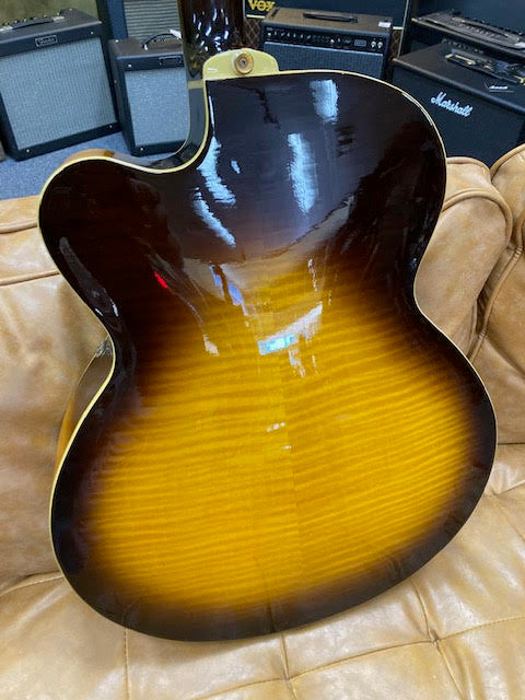 Washburn J-5 Hollowbody 2013 Jazz series (preowned)