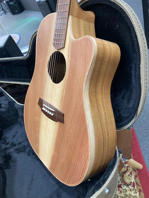 Cole Clark FL2 Redwood/ Blackwood acoustic/electric guitar (preowned - immaculate)