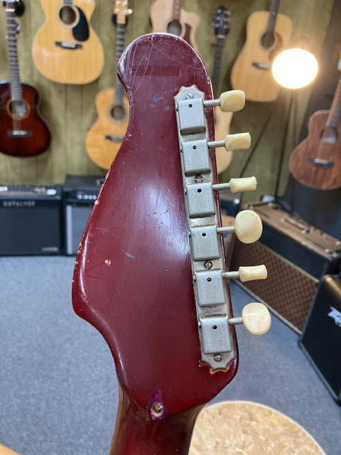 Supro Clermont 1967-8 semi-hollowbody electric guitar w/ case