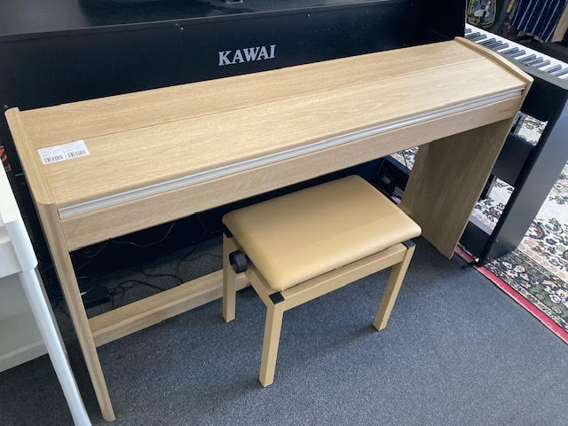 Roland F701 Digital Piano - Light Oak