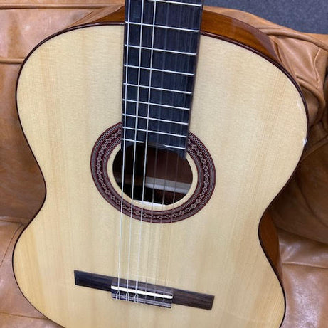 Cordoba C5 spruce top w/deluxe bag