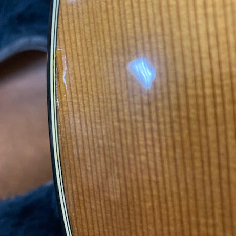 Taylor 710CE 1999 acoustic/electric guitar w/ case