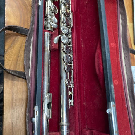 Jupiter Flute SFL511E w / case (preowned)