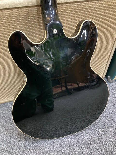 Gibson ES335 Ebony w/ case 2008