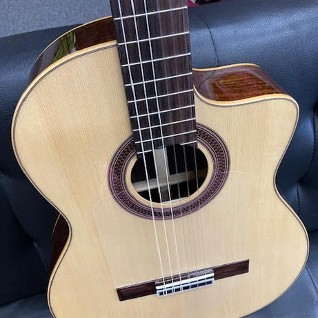 Cordoba GK Studio Negra Flamenco Guitar w/GigBag