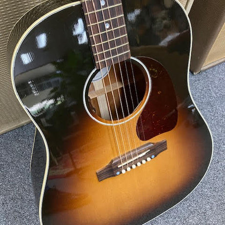 Gibson J45 standard 2024 w/ hardcase (preowned)
