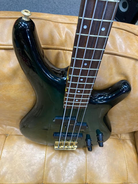 Yamaha Motion B Bass Emerald green w/ hardcase