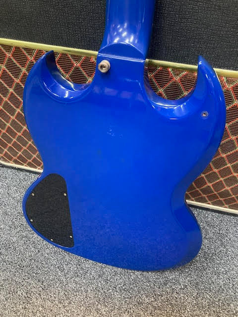 1999 USA Gibson SG Deluxe (Three Mini Humbucker) – Super Rare Blue Ice (pre-owned – in very good condition)