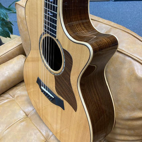 TAYLOR 814ce ACOUSTIC ELECTRIC GUITAR W/ CASE (PREOWNED)