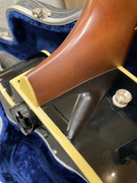 Fender Redondo Acoustic/electric guitar black w/ hardcase (preowned)