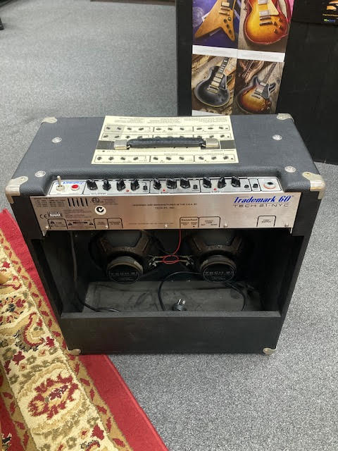 Tech 21 Trademark 60 guitar amplifier (preowned) w/ footswitch