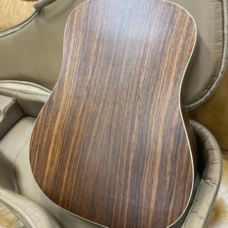 Taylor 210 acoustic guitar w/ Taylor bag (preowned)