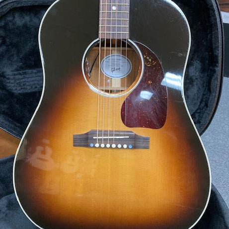 Gibson J45 standard 2024 w/ hardcase (preowned)