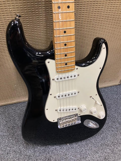 Fender Stratocaster 2008 Black Immaculate condition w/ case