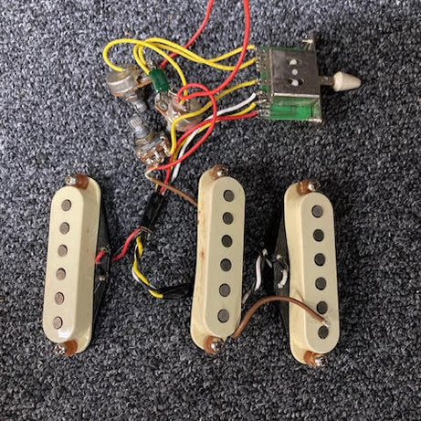 Fender Yosemite pickups wiring harness (preowned)