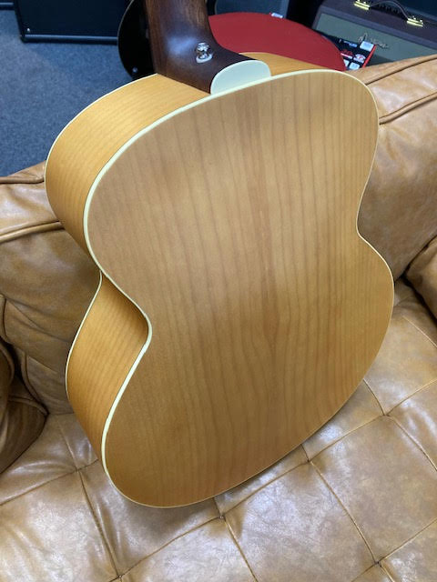 Guild F-2512E 12 string acoustic / electric guitar w/ gigbag (preowned)