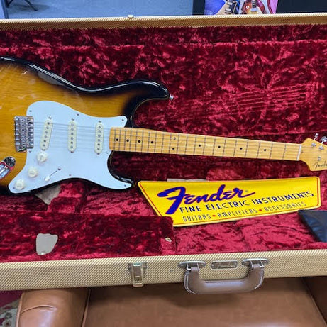 Fender Stratocaster Vintage II 1957RI w/case (preowned)