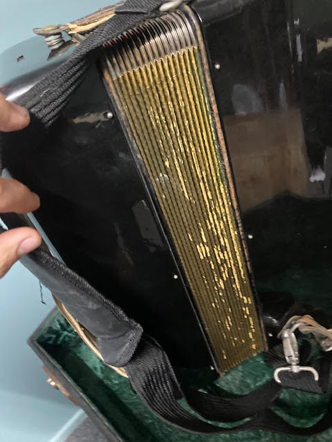 Hohner Arietta IIM accordian