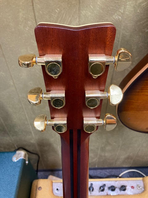 Yamaha LS-TA transacoustic all solid acoustic/electric guitar (preowned)