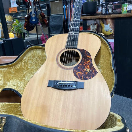 Maton SRS808 blackwood w/ case (preowned)