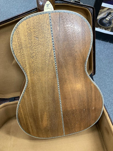 Washburn 125th anniversary limited edition parlour guitar w/ case