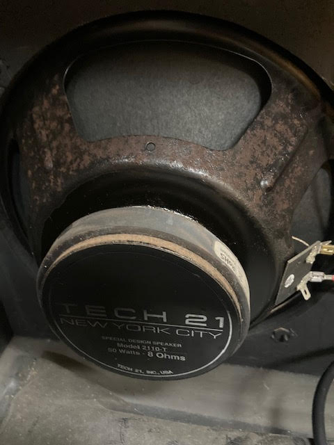 Tech 21 Trademark 60 guitar amplifier (preowned) w/ footswitch