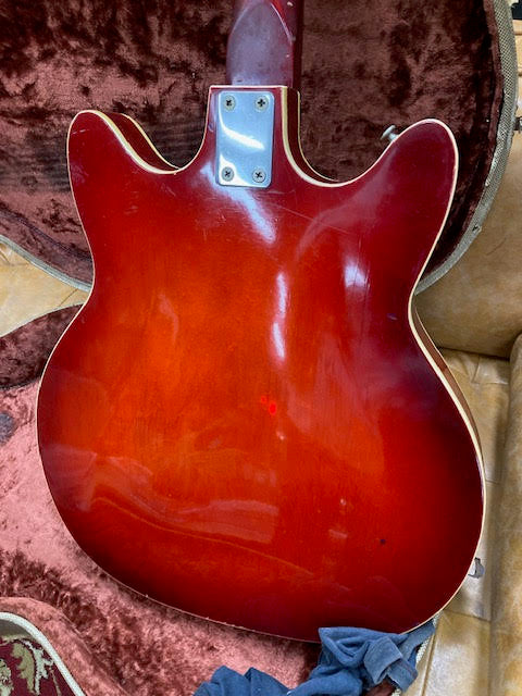 Supro Clermont 1967-8 semi-hollowbody electric guitar w/ case