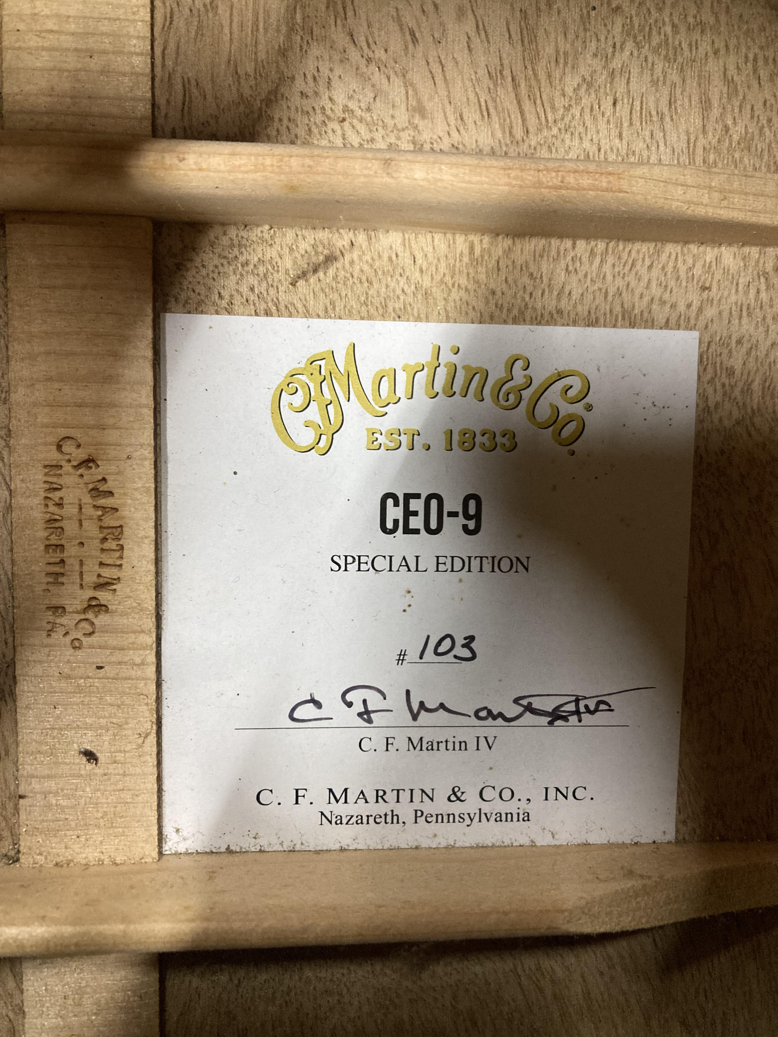 Martin CEO-9  acoustic guitar w/ case (preowned)