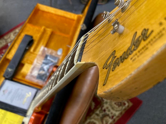 Fender Custom Shop Stratocaster 1967RI Limited edition Relic w/ case + candy